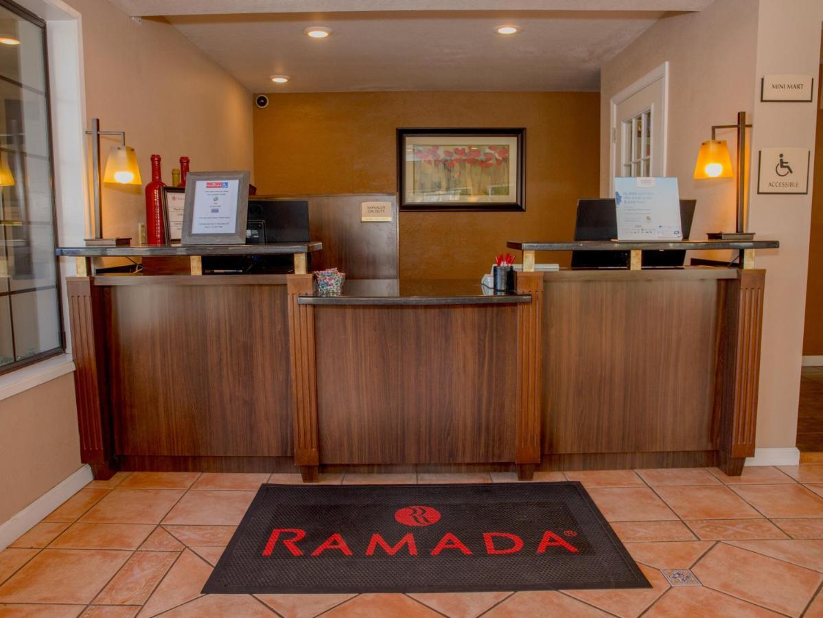 Ramada By Wyndham Mountain View Hotel Buitenkant foto
