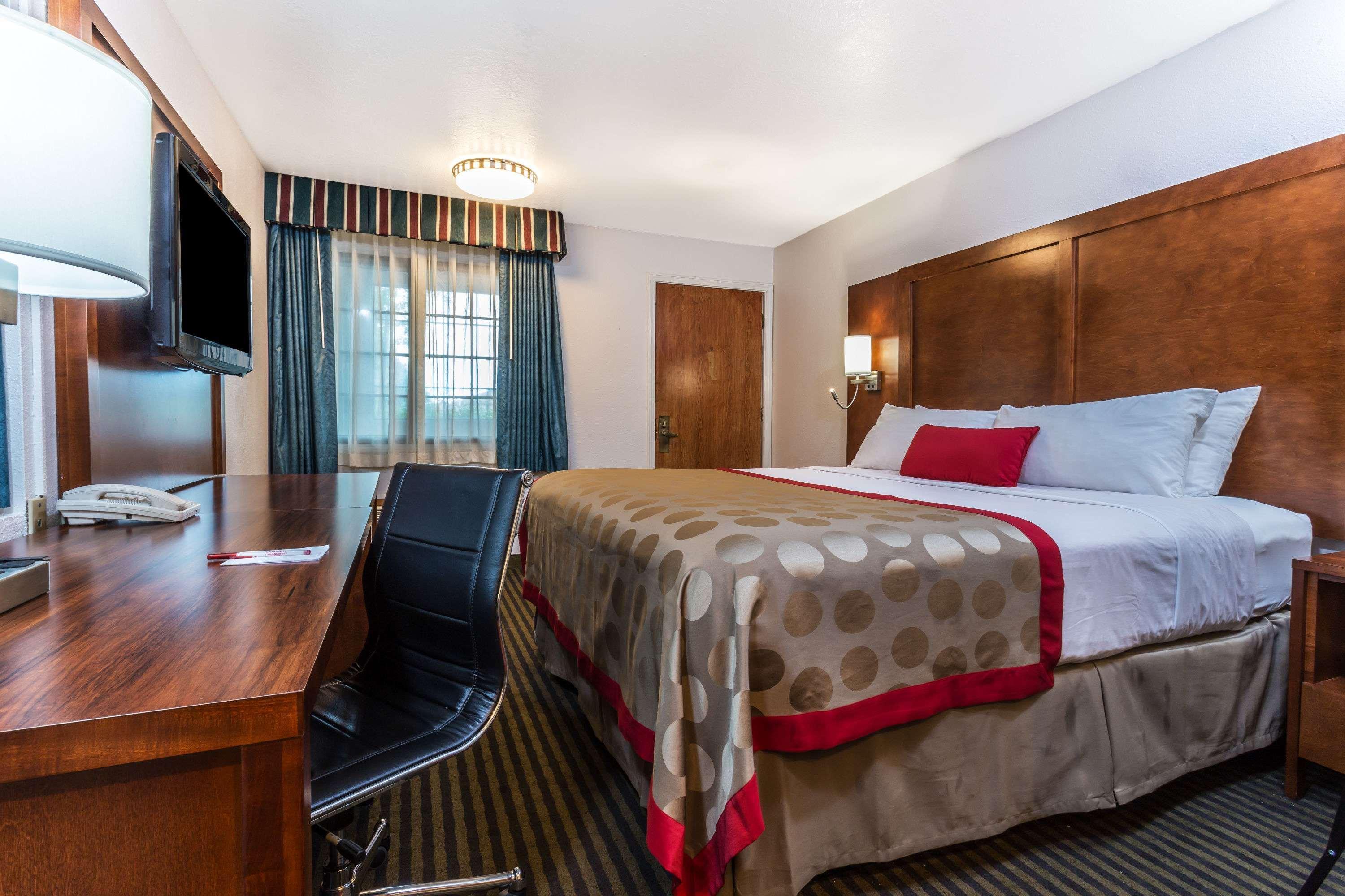 Ramada By Wyndham Mountain View Hotel Buitenkant foto
