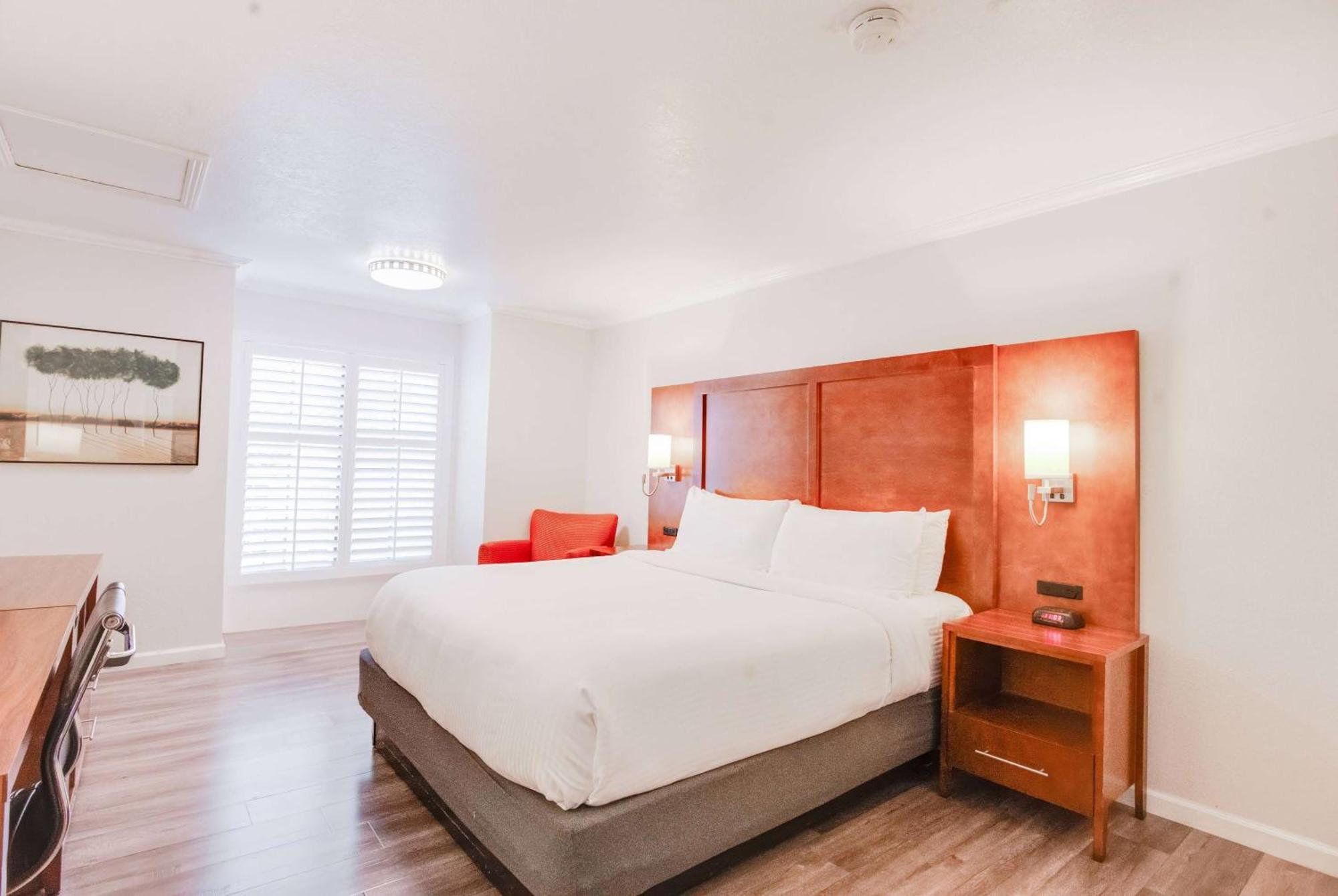 Ramada By Wyndham Mountain View Hotel Buitenkant foto