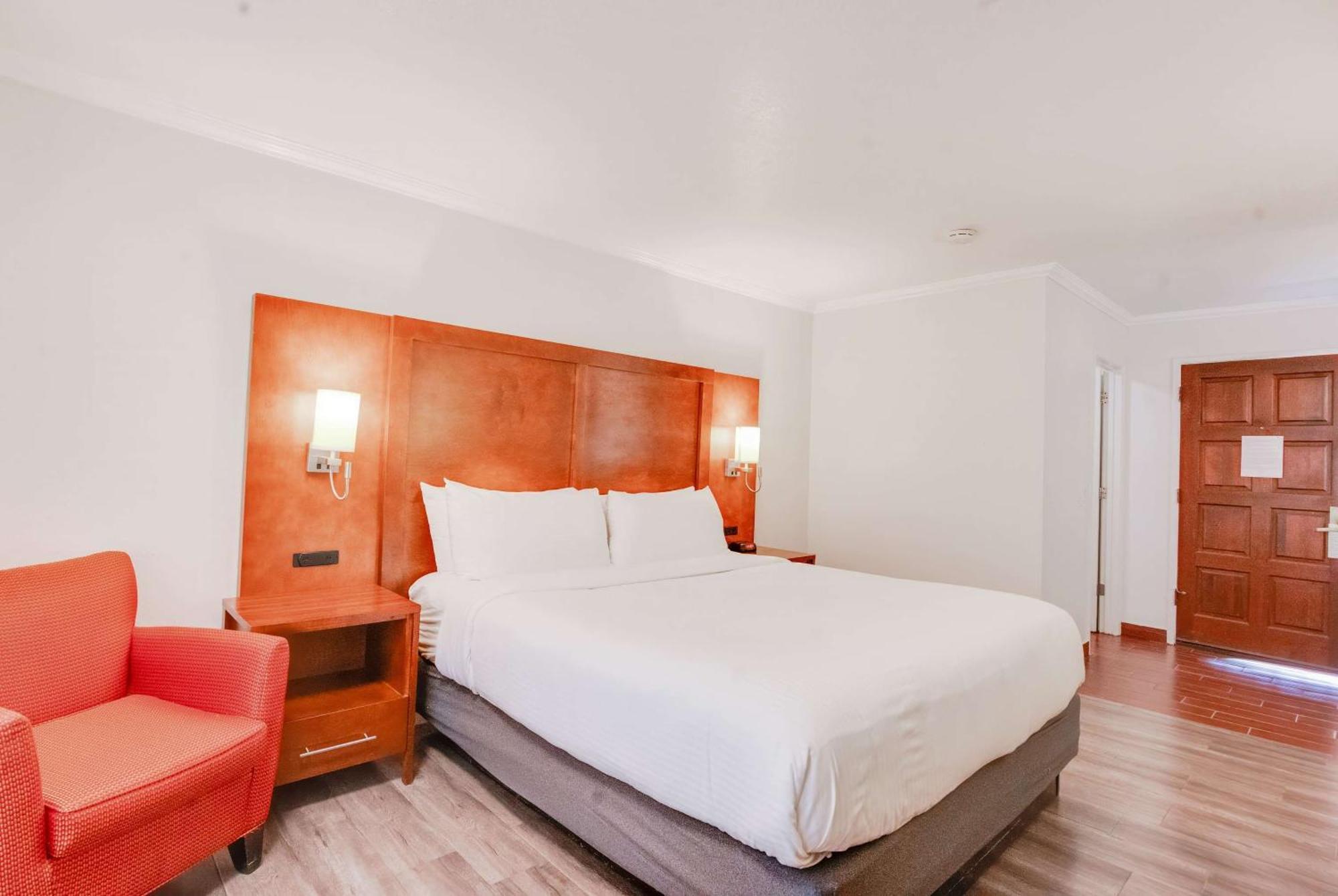 Ramada By Wyndham Mountain View Hotel Buitenkant foto