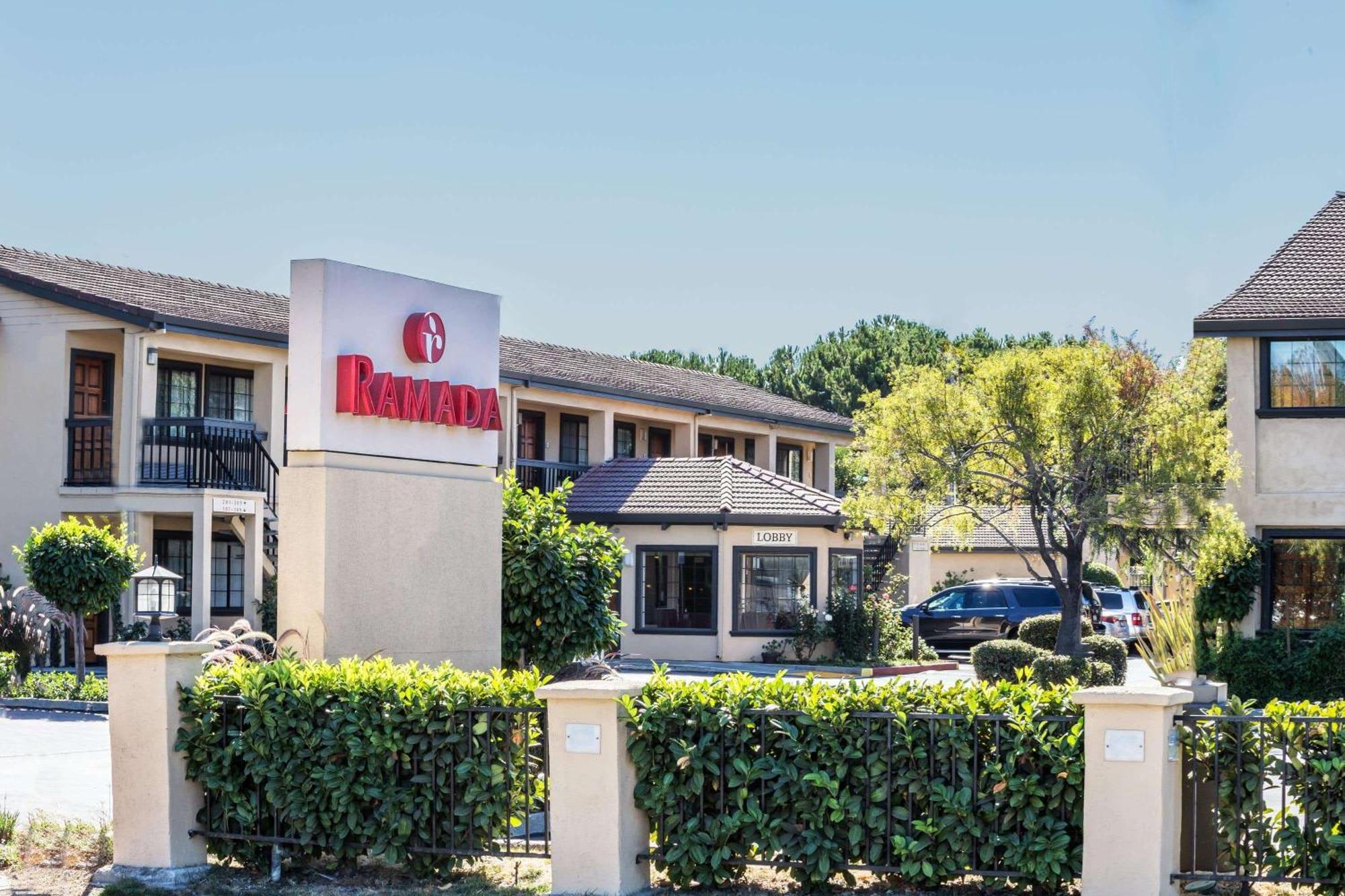 Ramada By Wyndham Mountain View Hotel Buitenkant foto